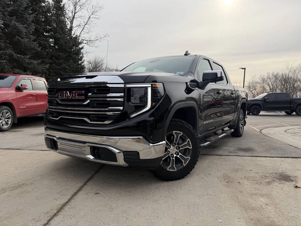 2024 GMC Sierra 5th Gen - Image 2 of 20