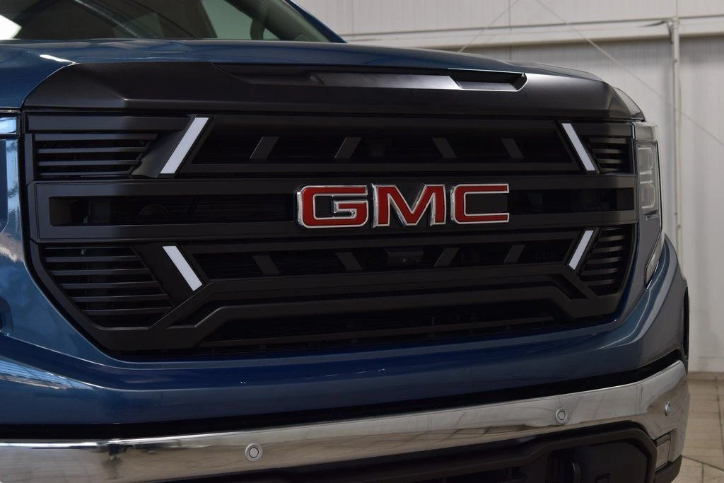 2024 GMC Sierra 5th Gen - Image 9 of 21