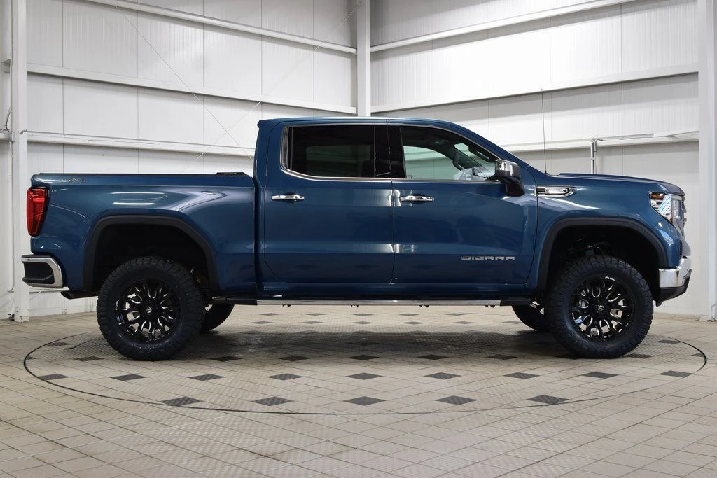 2024 GMC Sierra 5th Gen - Image 8 of 21