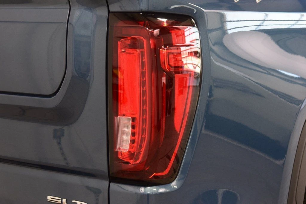 2024 GMC Sierra 5th Gen - Image 17 of 21