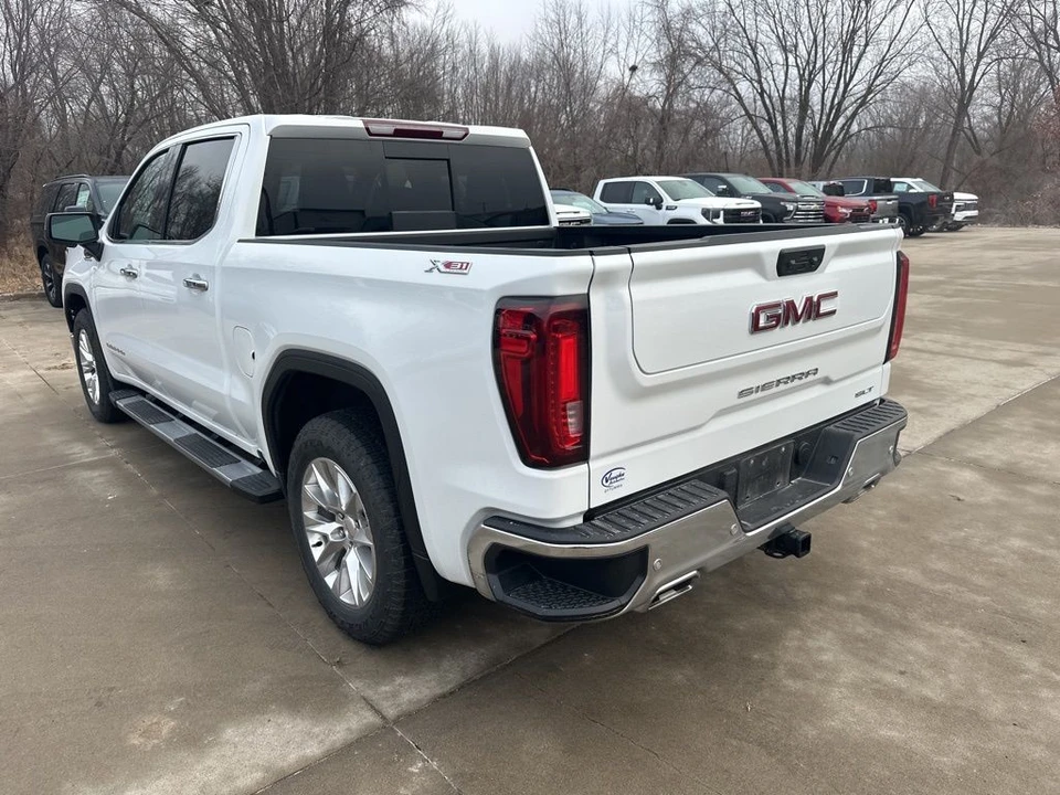 2024 GMC Sierra 5th Gen - Image 9 of 12