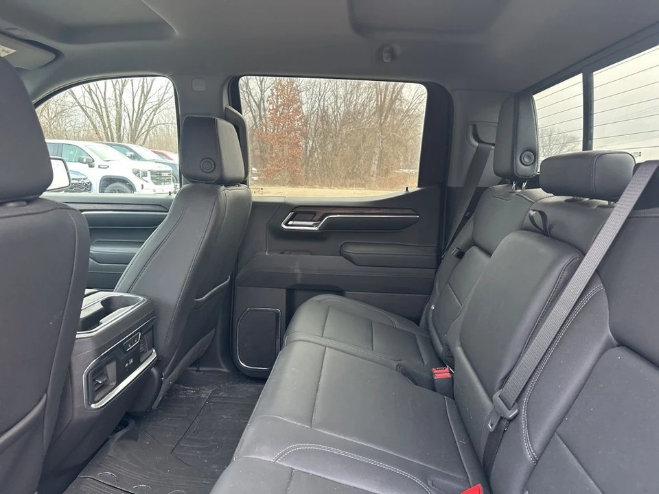 2024 GMC Sierra 5th Gen - Image 10 of 12