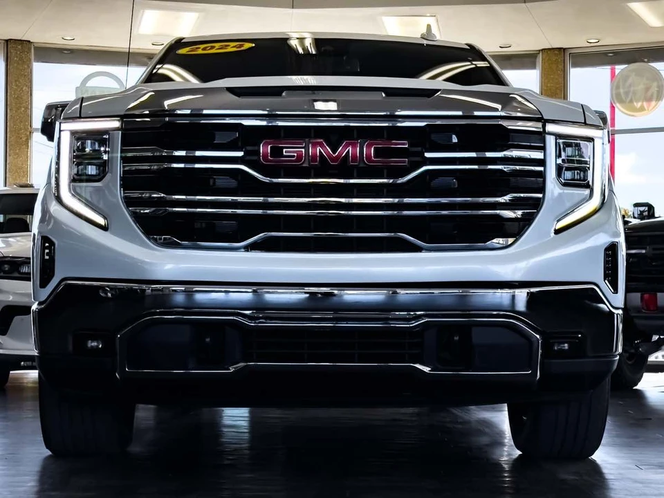 2024 GMC Sierra 5th Gen - Image 4 of 21