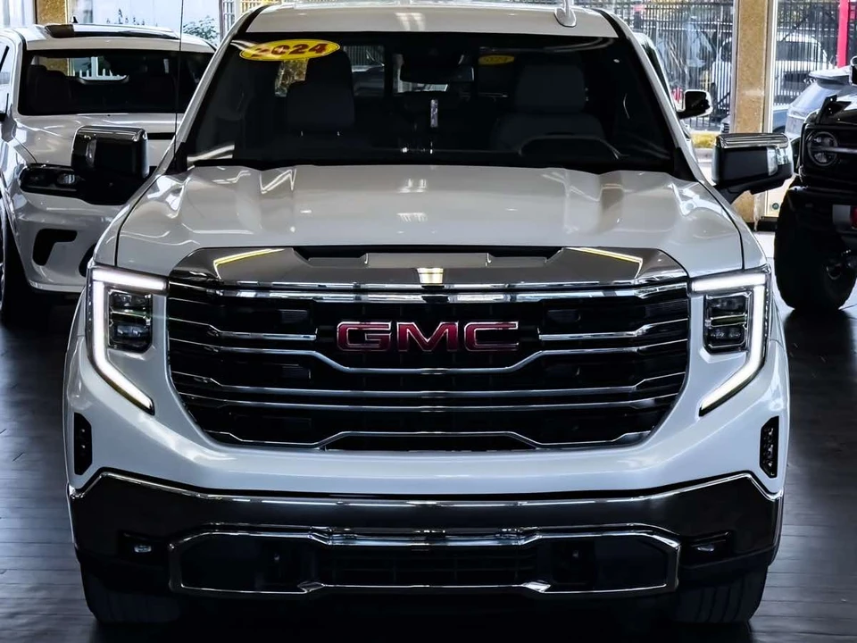 2024 GMC Sierra 5th Gen - Image 3 of 21