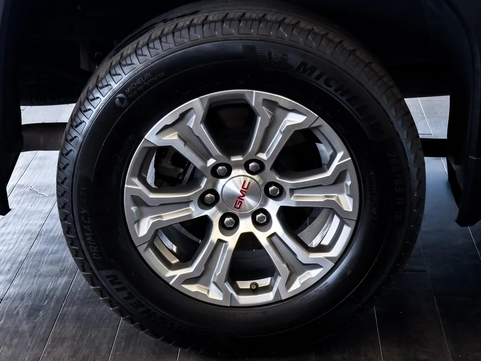 2024 GMC Sierra 5th Gen - Image 28 of 31