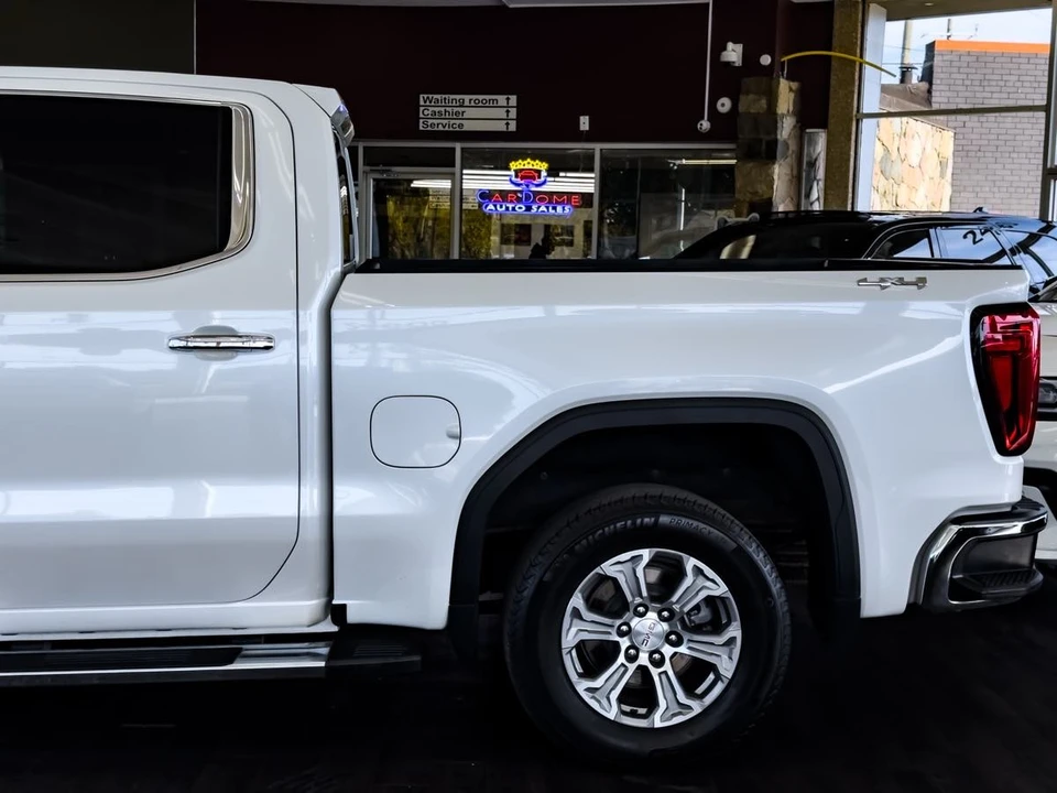 2024 GMC Sierra 5th Gen - Image 11 of 21
