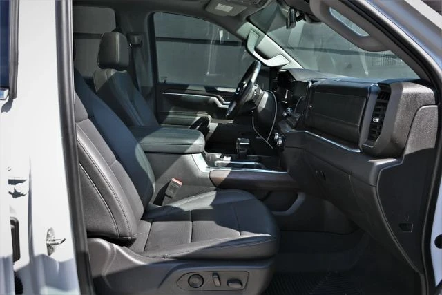 2024 GMC Sierra 5th Gen - Image 16 of 21
