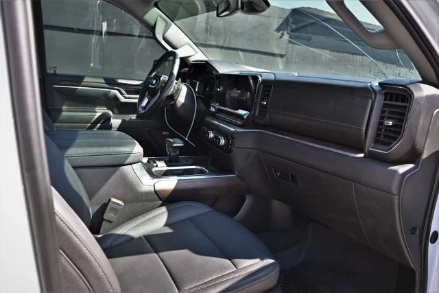 2024 GMC Sierra 5th Gen - Image 15 of 21
