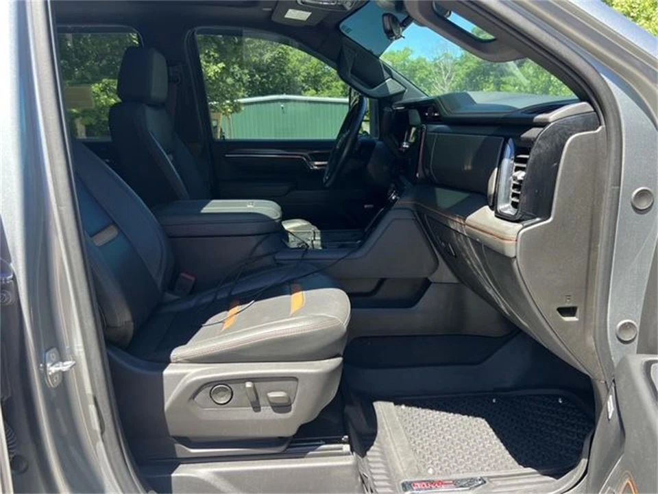 2024 GMC Sierra 5th Gen - Image 14 of 20