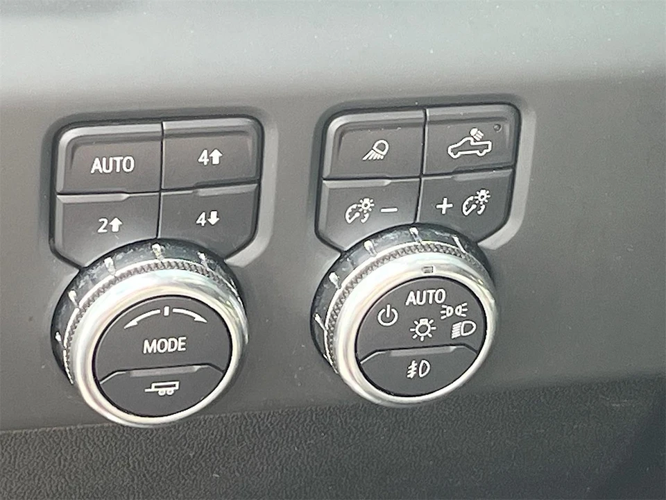 2024 GMC Sierra 5th Gen - Image 10 of 31