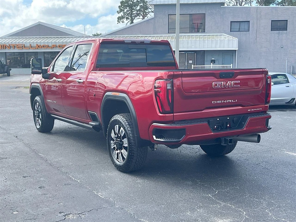 2024 GMC Sierra 5th Gen - Image 5 of 31