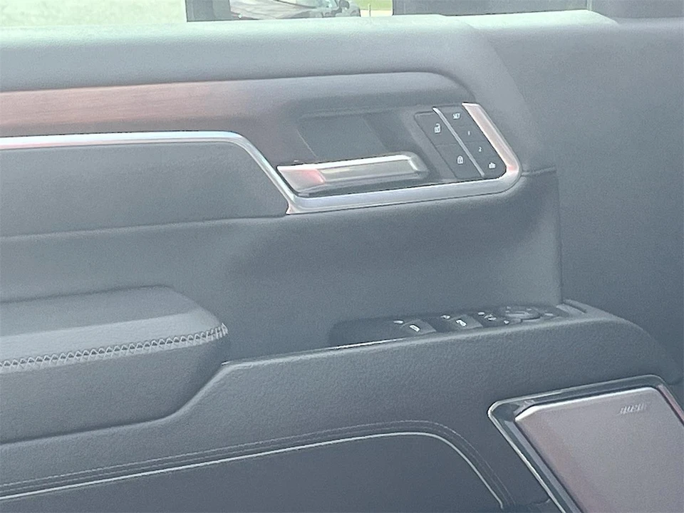 2024 GMC Sierra 5th Gen - Image 18 of 31