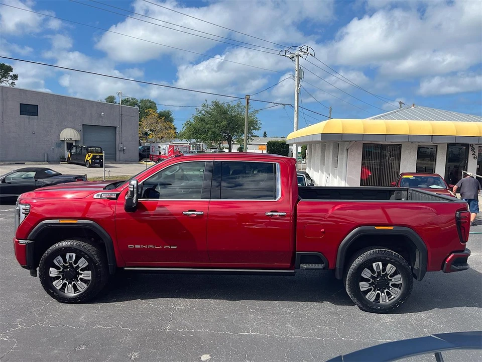 2024 GMC Sierra 5th Gen - Image 4 of 31