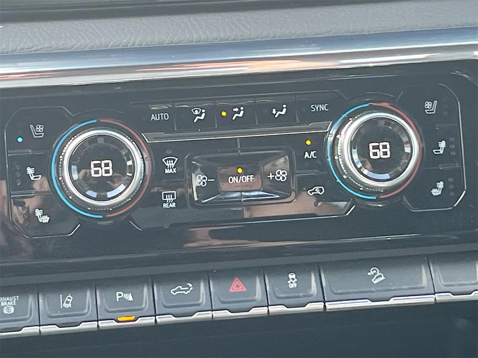 2024 GMC Sierra 5th Gen - Image 16 of 31