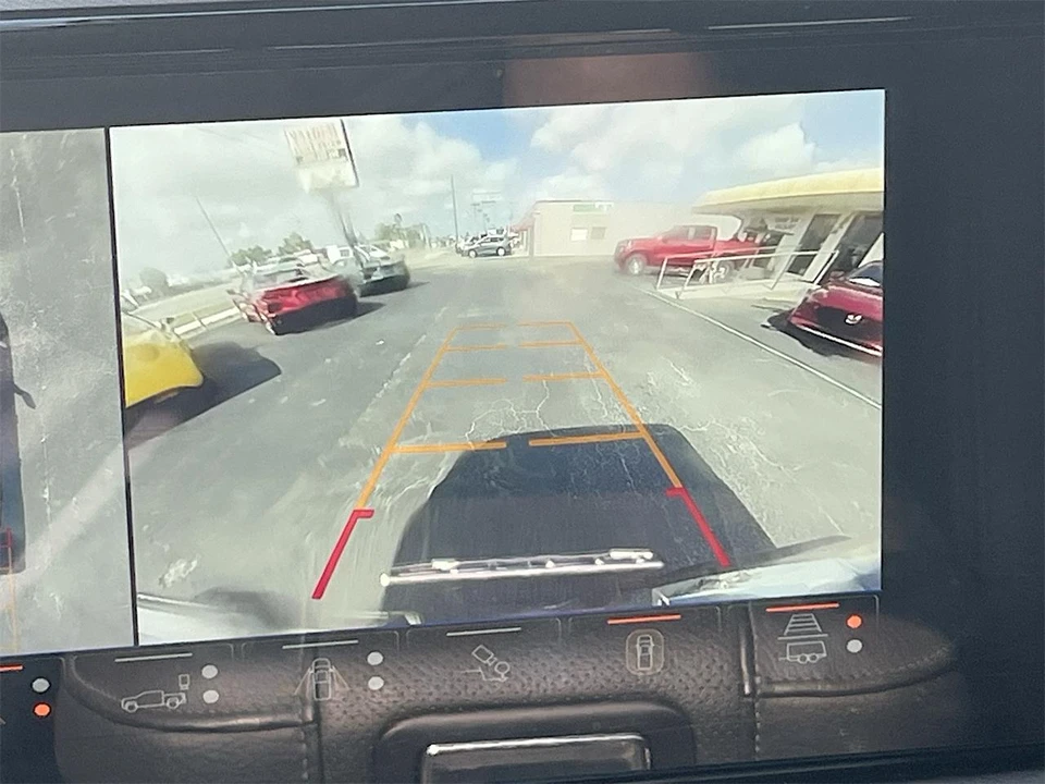 2024 GMC Sierra 5th Gen - Image 14 of 31