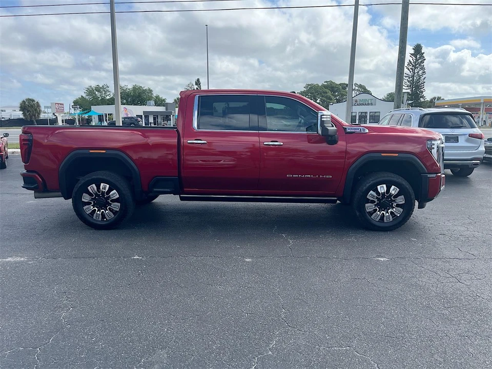 2024 GMC Sierra 5th Gen - Image 8 of 31