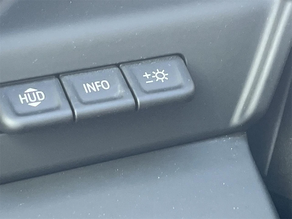 2024 GMC Sierra 5th Gen - Image 17 of 31