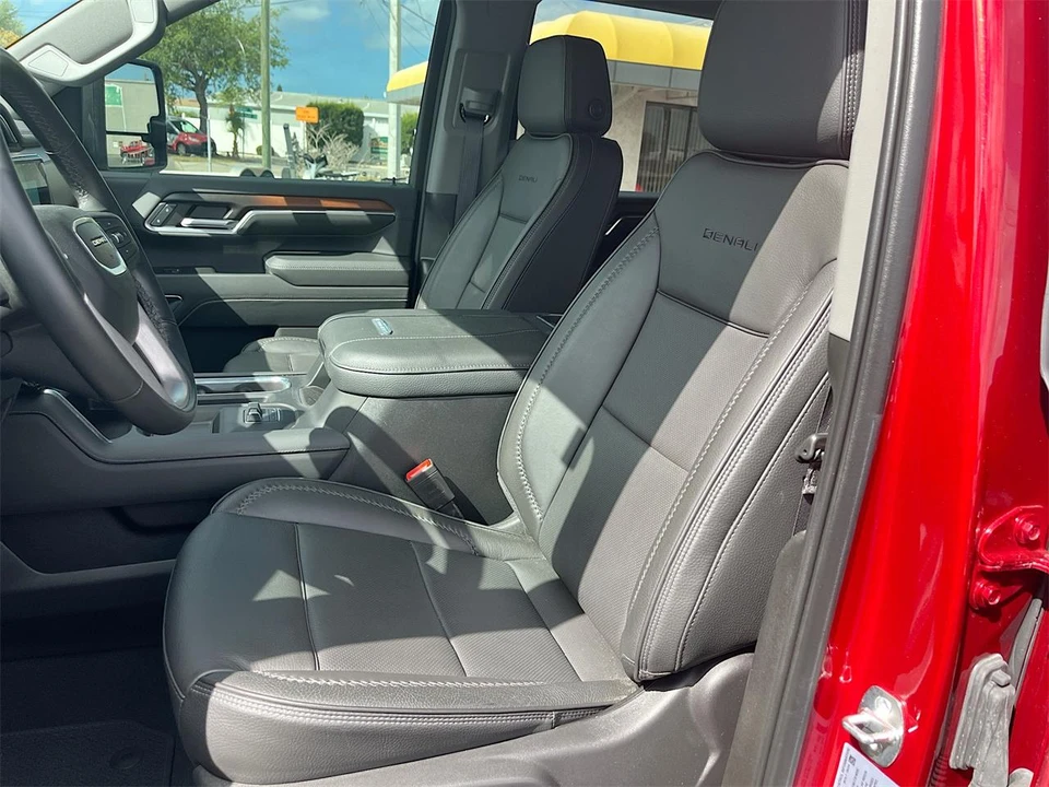 2024 GMC Sierra 5th Gen - Image 22 of 31