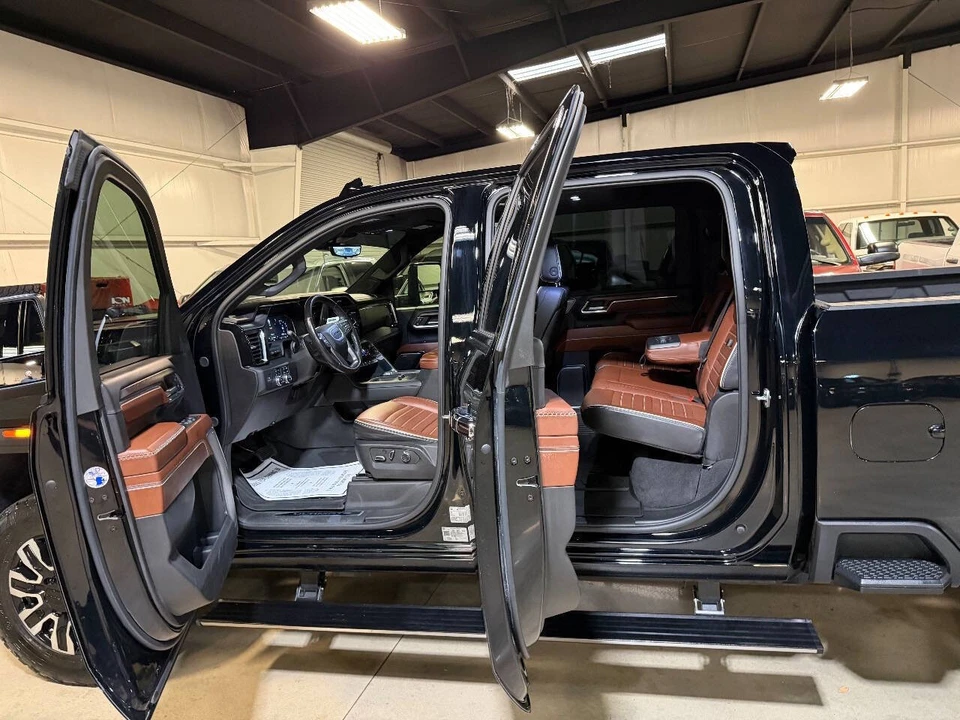 2024 GMC Sierra 5th Gen - Image 10 of 12