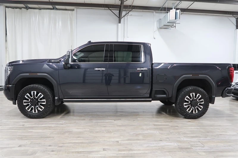 2024 GMC Sierra 5th Gen - Image 9 of 21