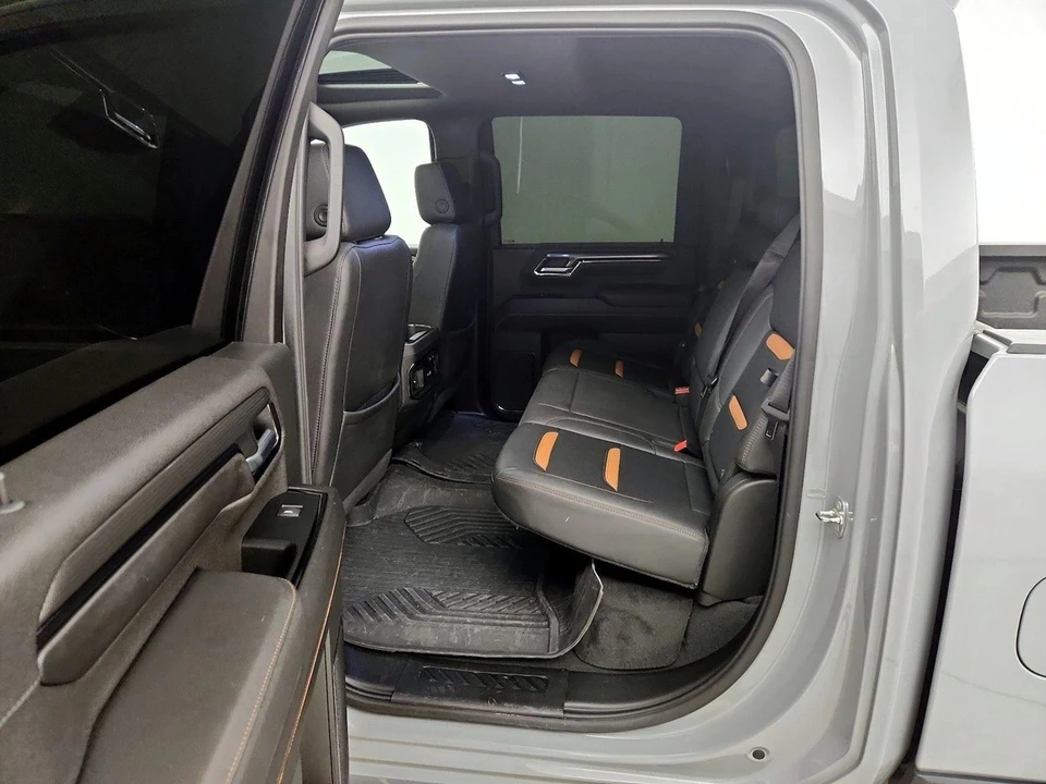 2024 GMC Sierra 5th Gen - Image 18 of 21