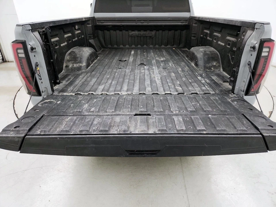 2024 GMC Sierra 5th Gen - Image 14 of 21