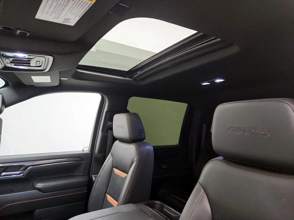2024 GMC Sierra 5th Gen - Image 15 of 21