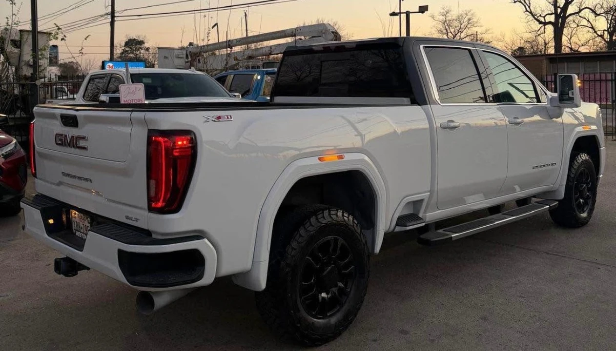 2024 GMC Sierra 5th Gen - Image 8 of 10
