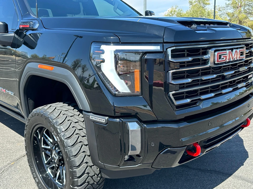 2024 GMC Sierra Heavy Duty 5th Gen - Image 11 of 31