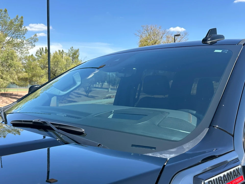 2024 GMC Sierra Heavy Duty 5th Gen - Image 16 of 31