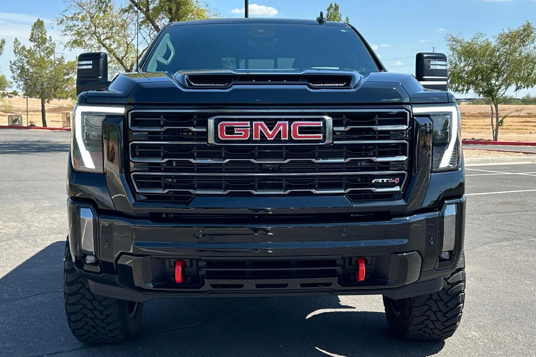 2024 GMC Sierra Heavy Duty 5th Gen - Image 2 of 31