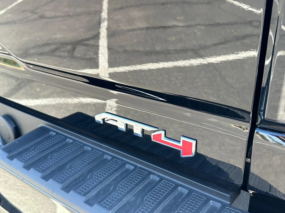 2024 GMC Sierra Heavy Duty 5th Gen - Image 24 of 31