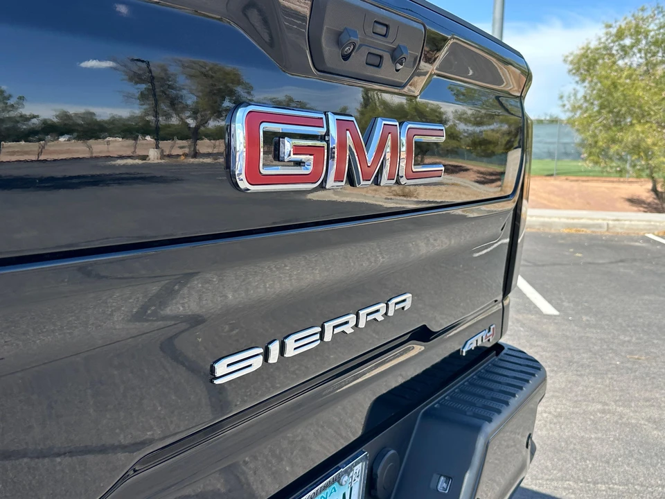 2024 GMC Sierra Heavy Duty 5th Gen - Image 20 of 31