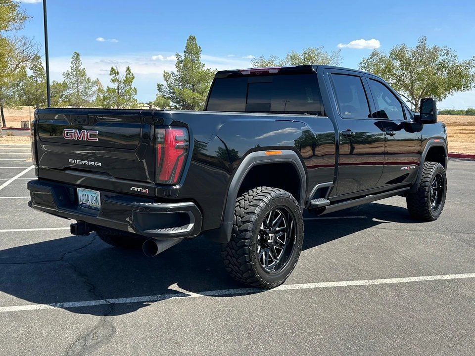 2024 GMC Sierra Heavy Duty 5th Gen - Image 9 of 31
