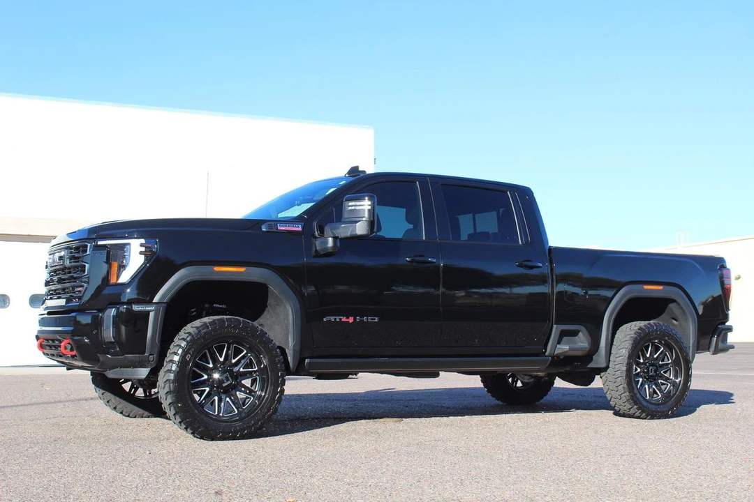 2024 GMC Sierra Heavy Duty 5th Gen - Image 6 of 31
