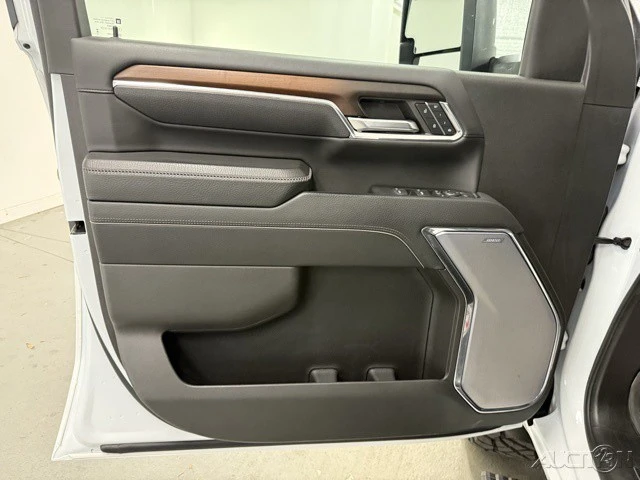 2024 GMC Sierra Heavy Duty 5th Gen - Image 11 of 20