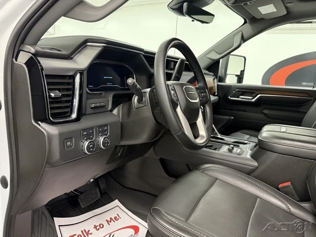 2024 GMC Sierra Heavy Duty 5th Gen - Image 10 of 20