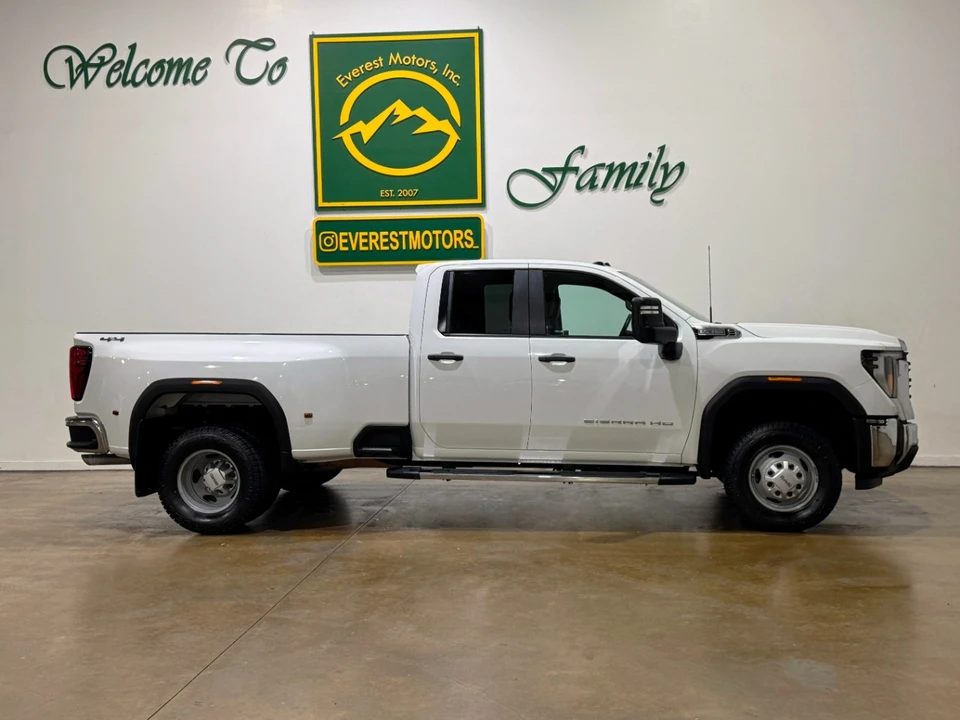 2024 GMC Sierra 5th Gen - Image 9 of 21