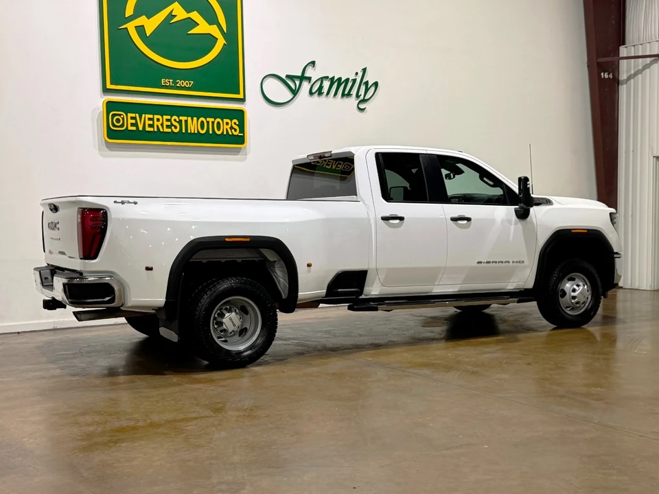 2024 GMC Sierra 5th Gen - Image 8 of 21