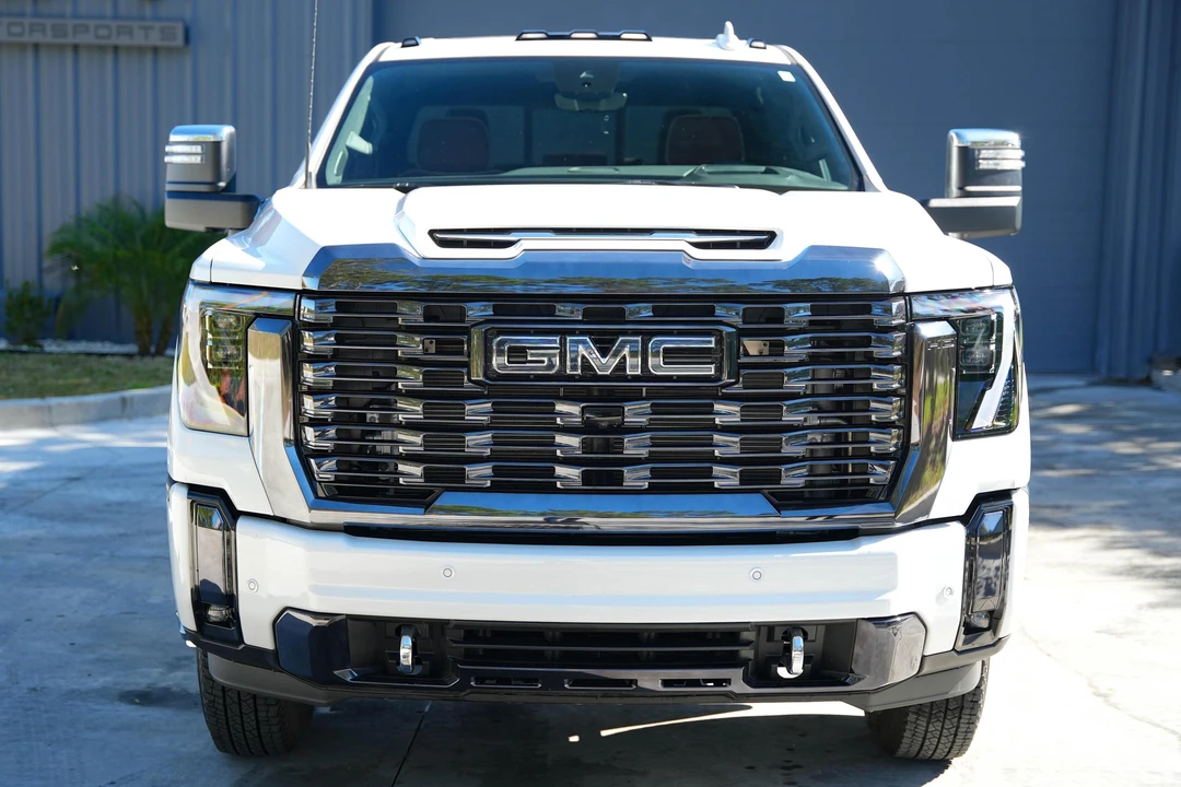2024 GMC Sierra Heavy Duty 5th Gen - Image 2 of 31