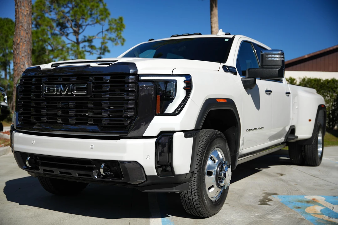 2024 GMC Sierra Heavy Duty 5th Gen - Image 6 of 31