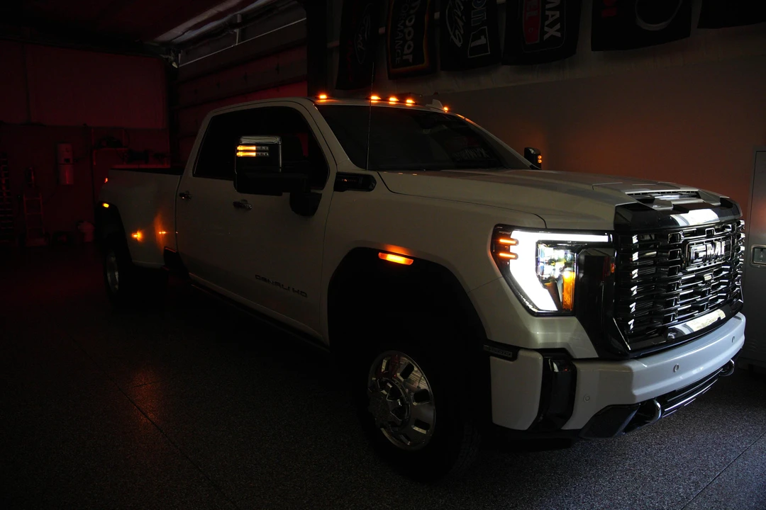 2024 GMC Sierra Heavy Duty 5th Gen - Image 18 of 31