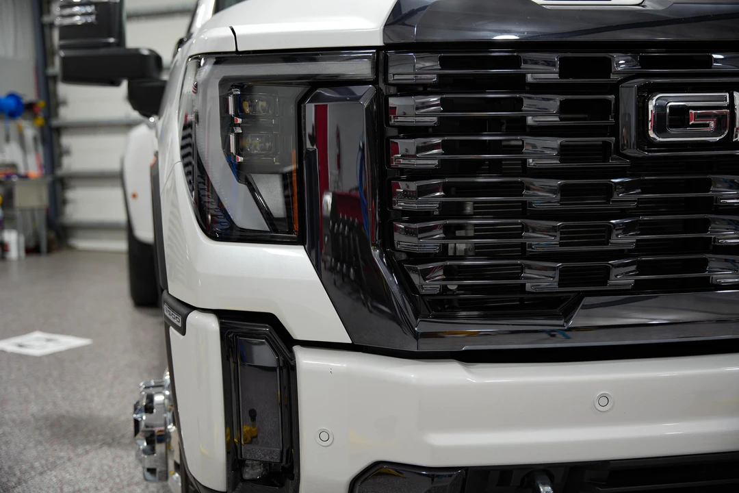 2024 GMC Sierra Heavy Duty 5th Gen - Image 19 of 31