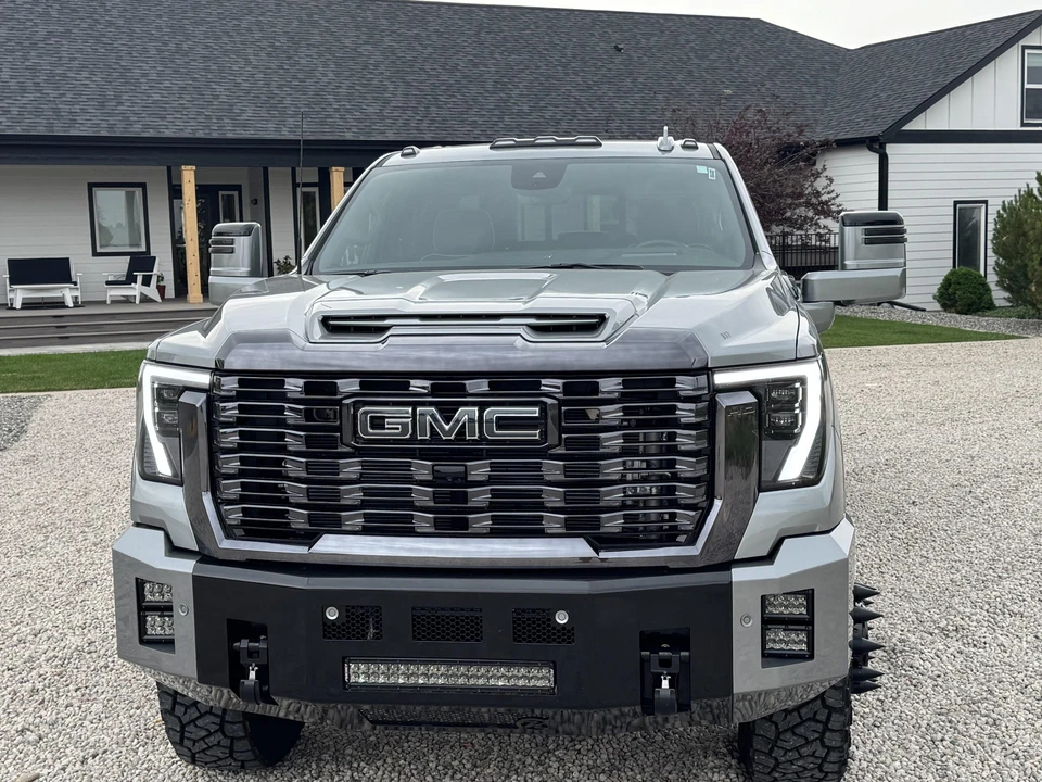 2024 GMC Sierra Heavy Duty 5th Gen - Image 2 of 31