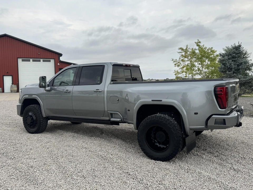 2024 GMC Sierra Heavy Duty 5th Gen - Image 7 of 31