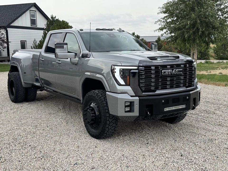 2024 GMC Sierra Heavy Duty 5th Gen - Image 17 of 31