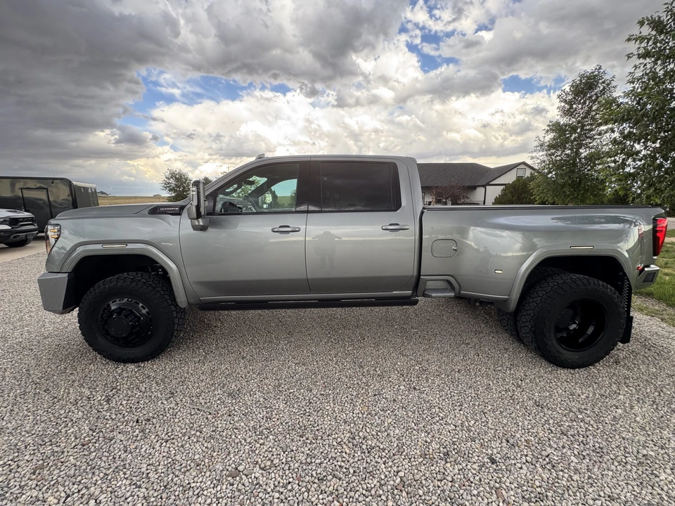 2024 GMC Sierra Heavy Duty 5th Gen - Image 5 of 31