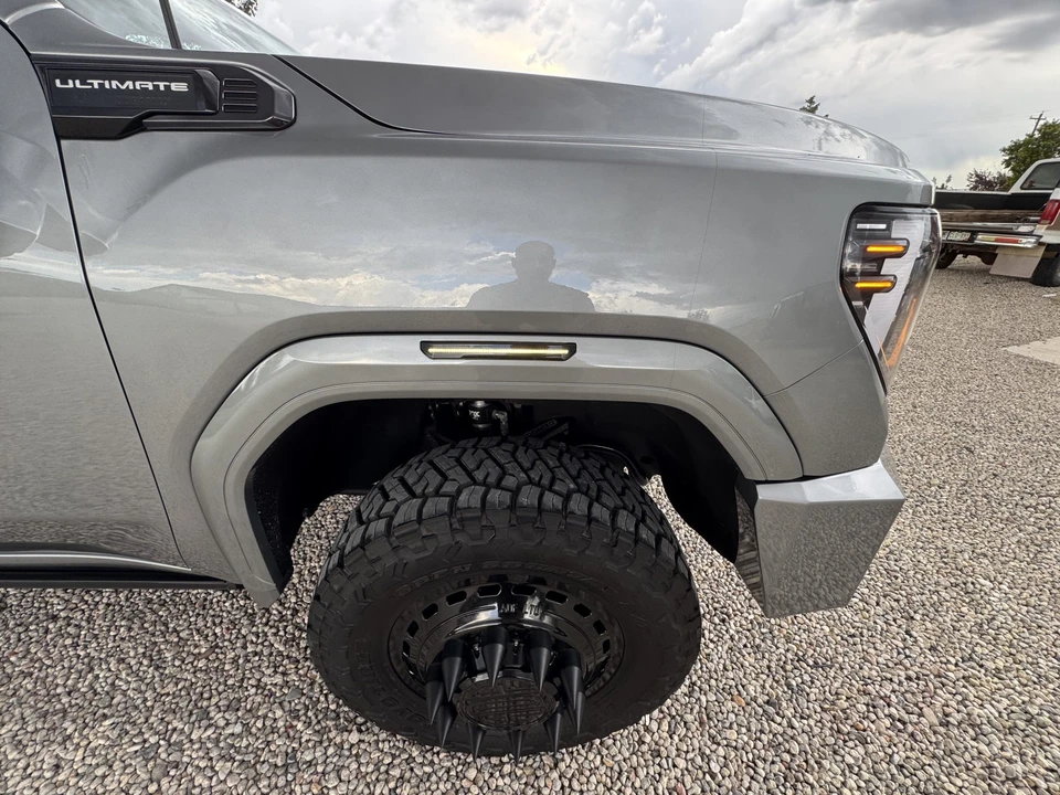 2024 GMC Sierra Heavy Duty 5th Gen - Image 28 of 31