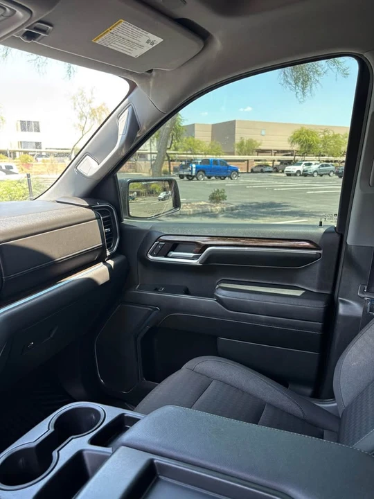 2024 GMC Sierra 5th Gen - Image 9 of 11