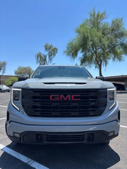 2024 GMC Sierra 5th Gen - Image 2 of 11